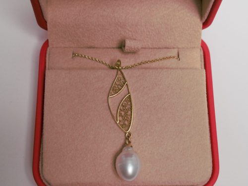 Gloria Pendant scaled