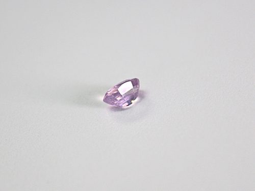GM057 1 Pink Sapphire lateral view