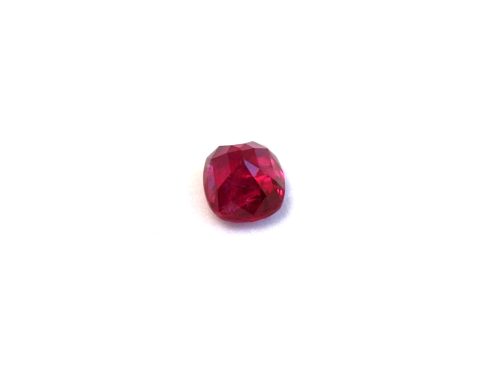 GM099 5 Cushion-cut purplish red natural Ruby