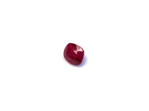 GM099 6 Cushion-cut purplish red natural Ruby