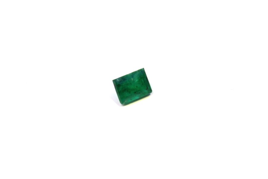 Medium dark green natural Emerald in princess cut