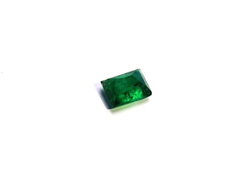 Medium dark green natural Emerald in princess cut